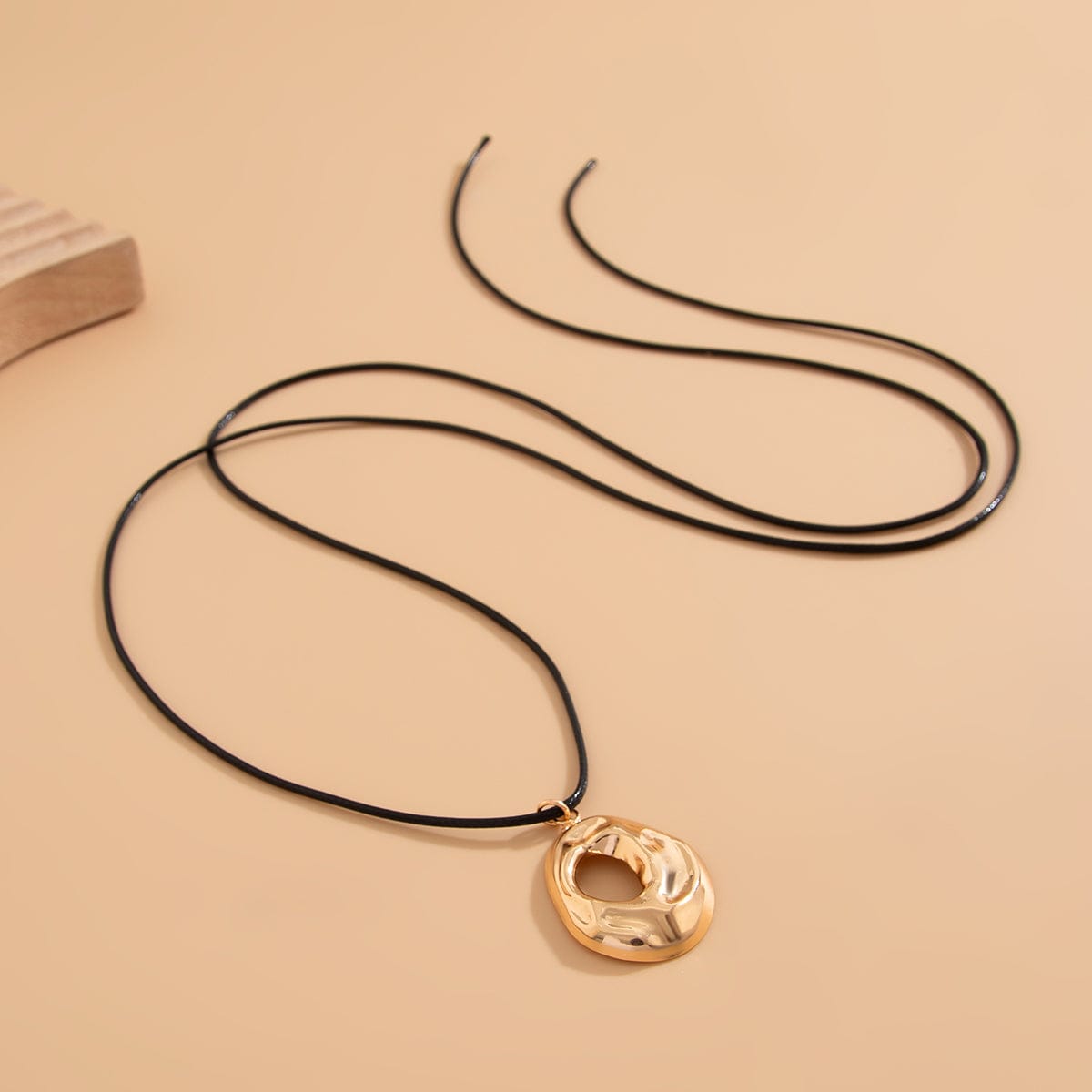 Irregular Chunky Hoop Pendant Wax Cord String Necklace