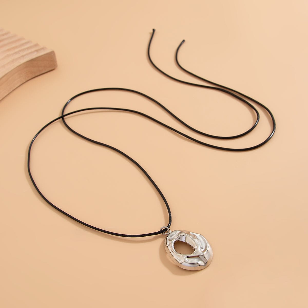 Irregular Chunky Hoop Pendant Wax Cord String Necklace