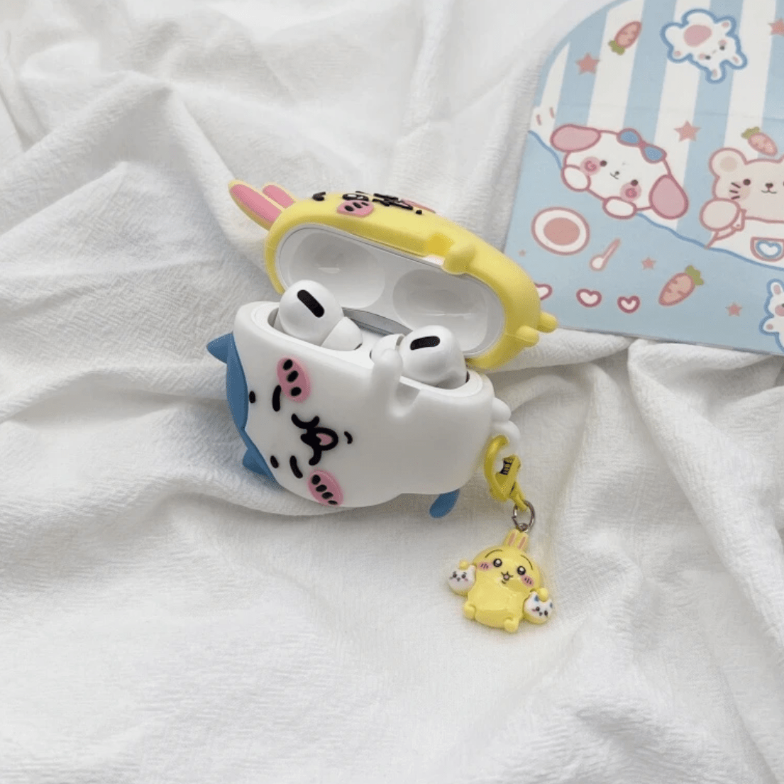 Kawaii Hugging Chiikawa AirPods Earphone Case - ArtGalleryZen