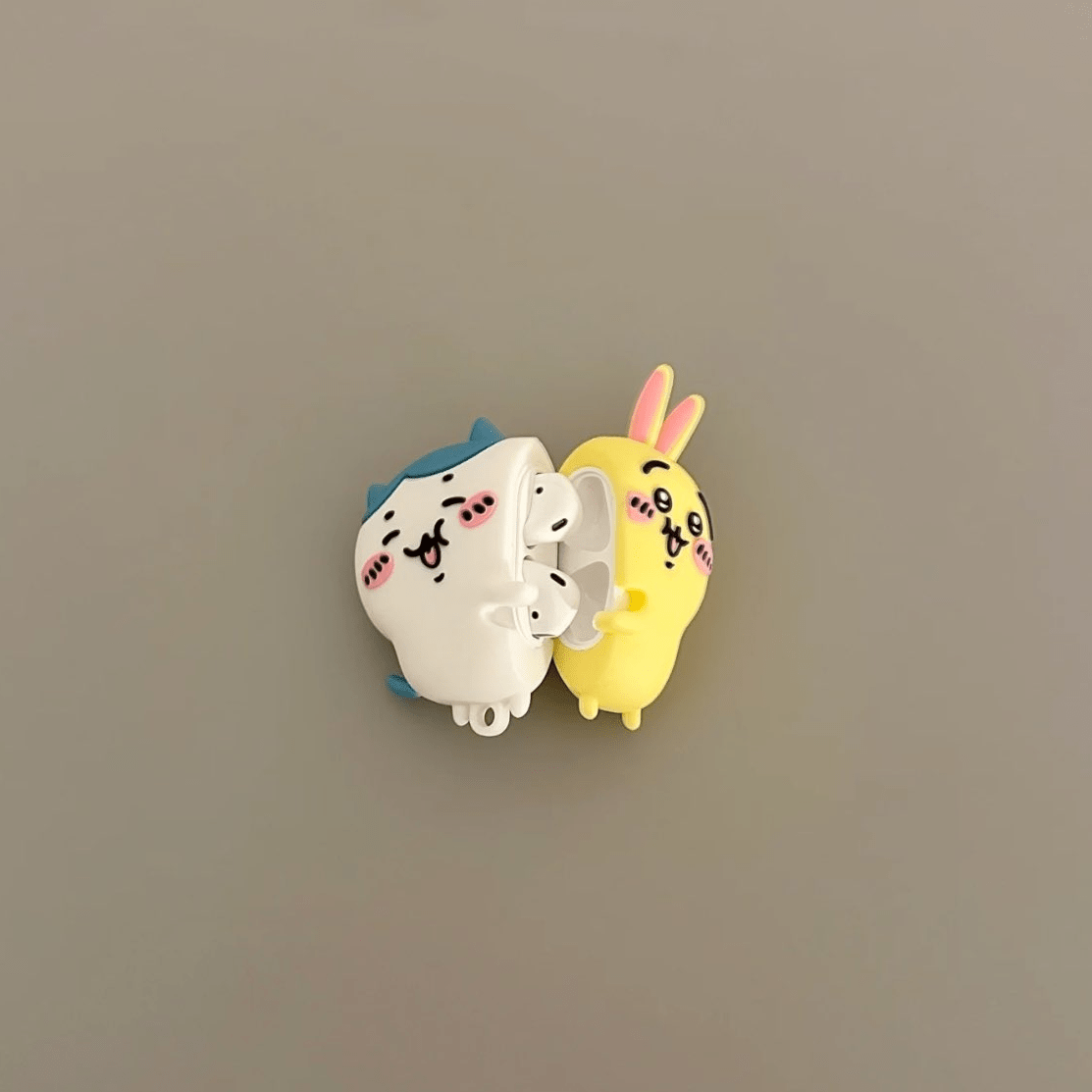 Kawaii Hugging Chiikawa AirPods Earphone Case - ArtGalleryZen