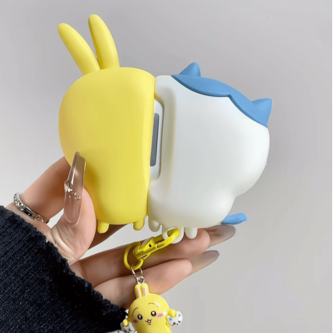 Kawaii Hugging Chiikawa AirPods Earphone Case - ArtGalleryZen