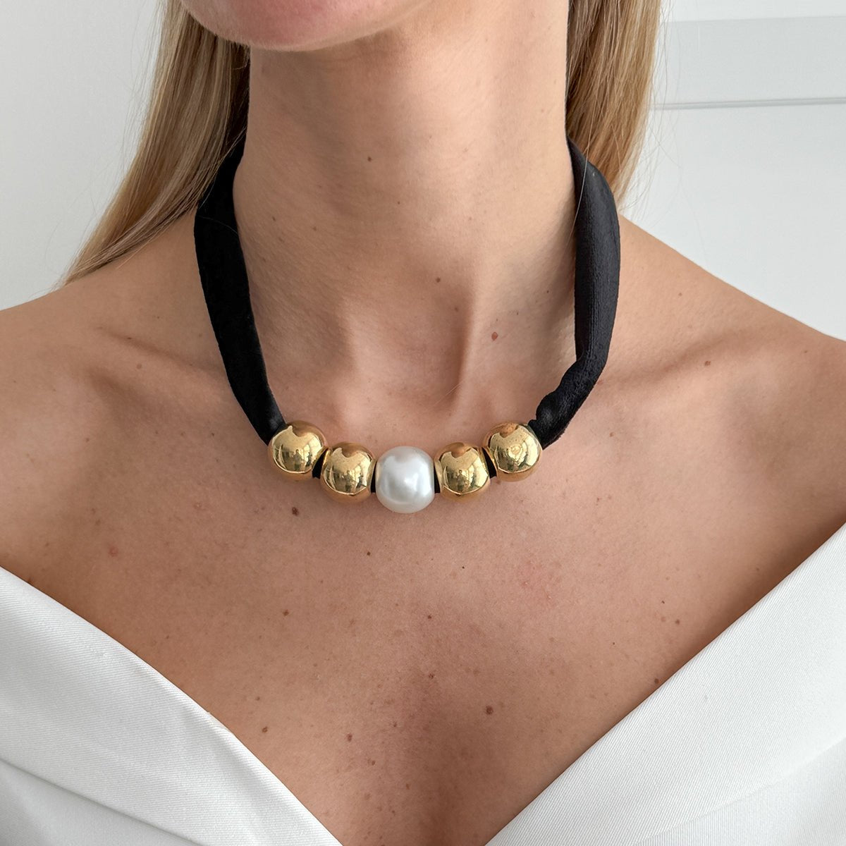 Leopard Print Velvet Choker Pearl Beaded Gold Tone Retro Y2K Necklace - ArtGalleryZen