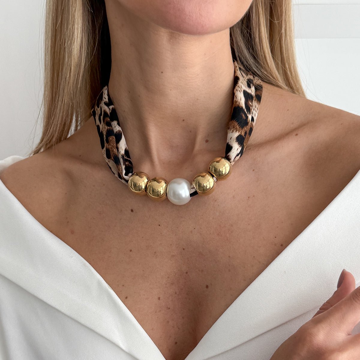 Leopard Print Velvet Choker Pearl Beaded Gold Tone Retro Y2K Necklace - ArtGalleryZen