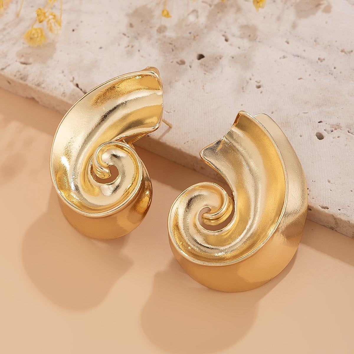 Metallic Chunky Conch Shaped Stud Earrings