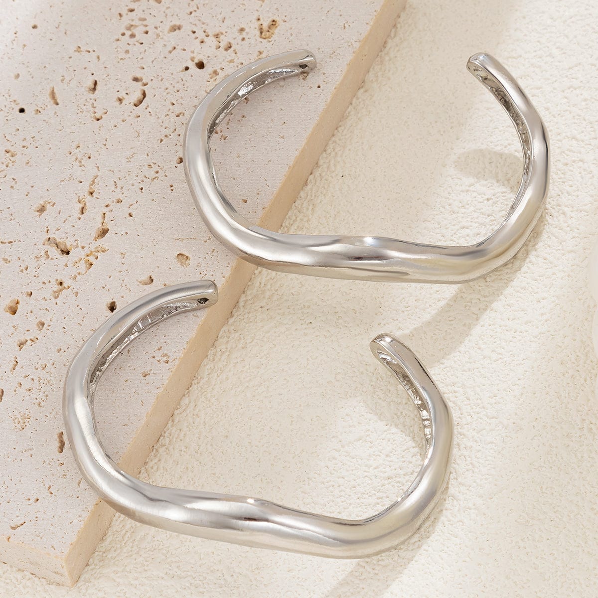 Minimalist 2Pcs Glossy Curved Open Bangle Bracelet Set - ArtGalleryZen
