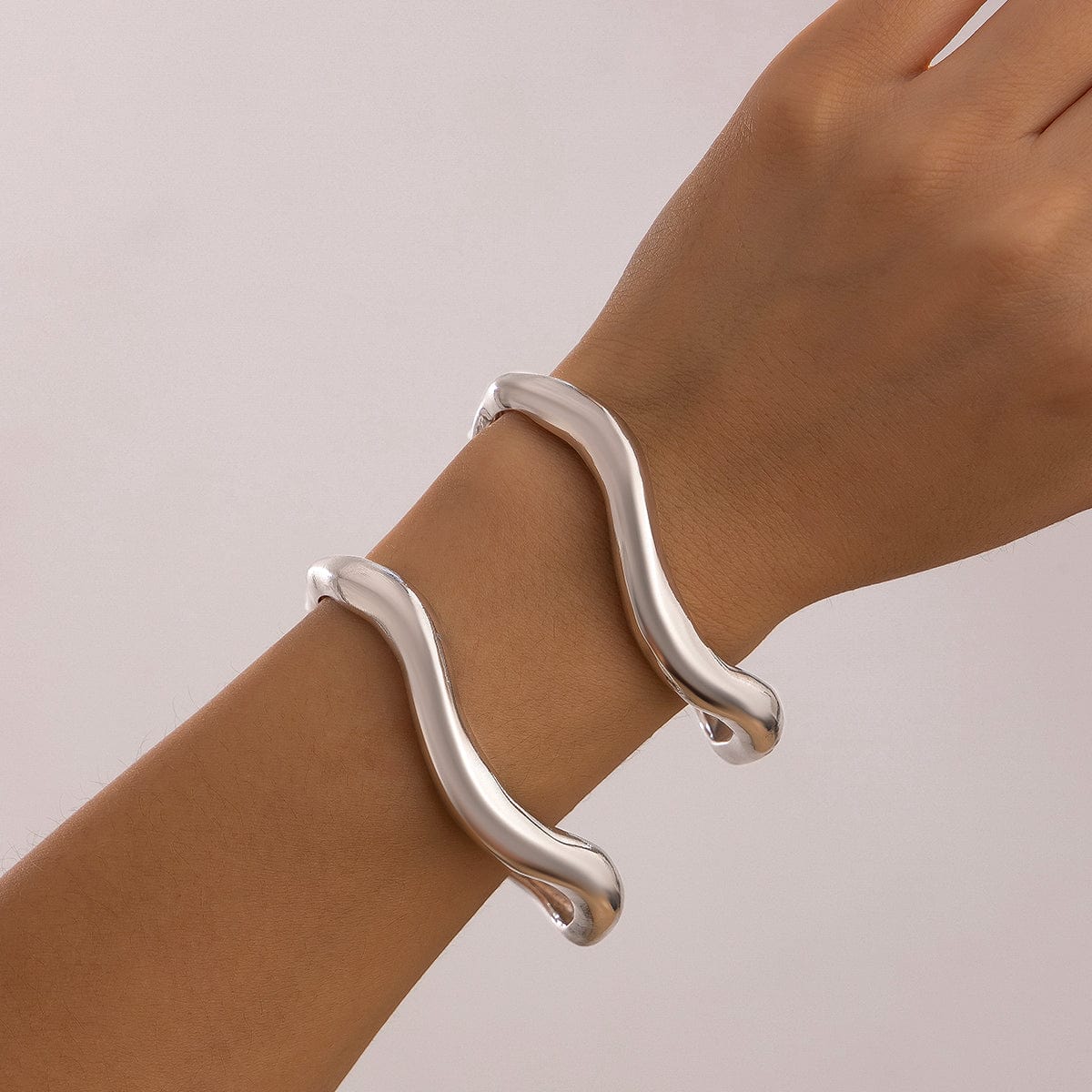 Minimalist 2Pcs Glossy Curved Open Bangle Bracelet Set