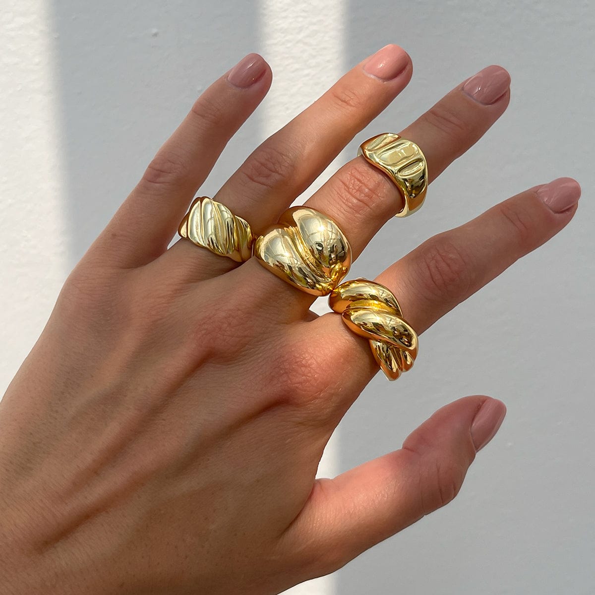 Minimalist 4pcs Glossy Twisted Stackable Ring Set - ArtGalleryZen