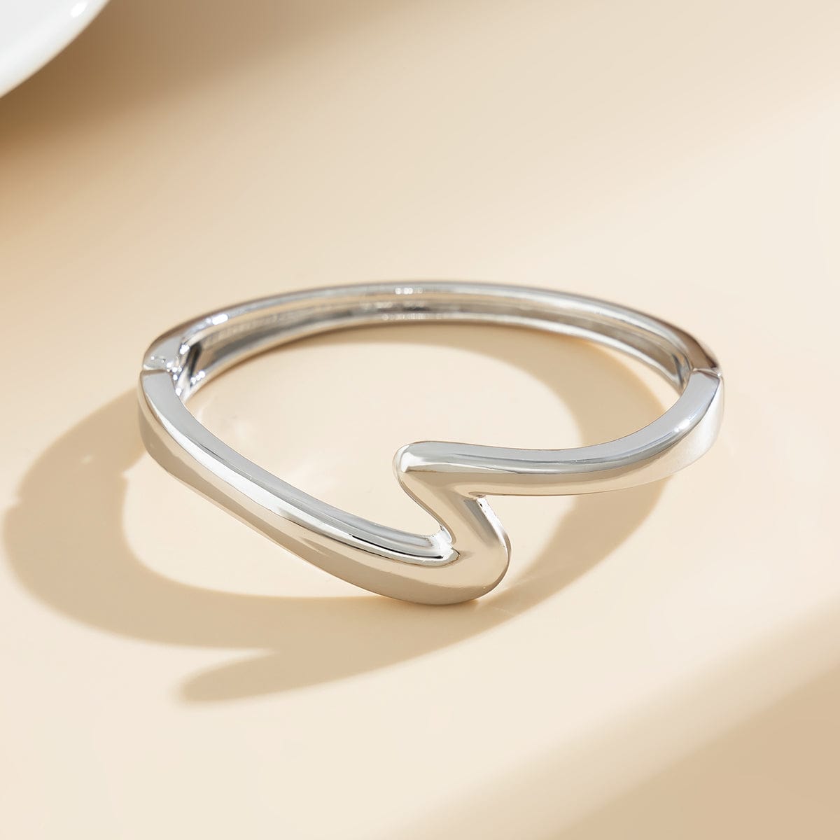 Minimalist Chic Lightning Pattern Bangle Bracelet