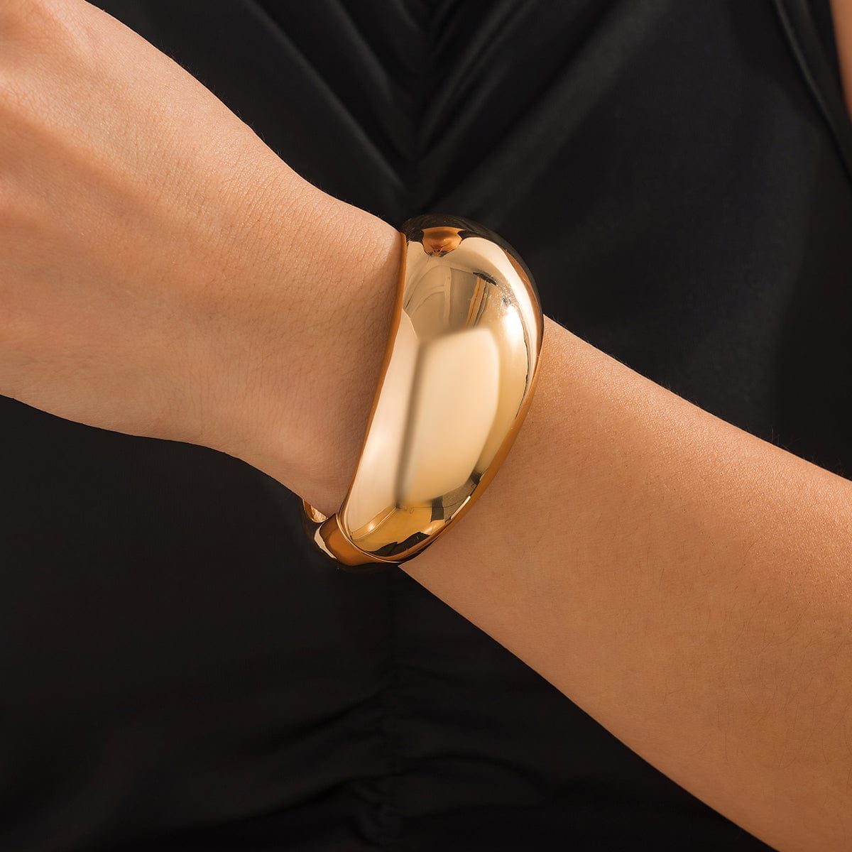 Minimalist Chunky Gold Tone Glossy Bangle Bracelet