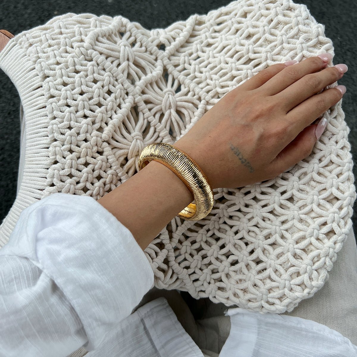 Minimalist Chunky Gold Tone Square Resin Bangle Bracelet Set - ArtGalleryZen