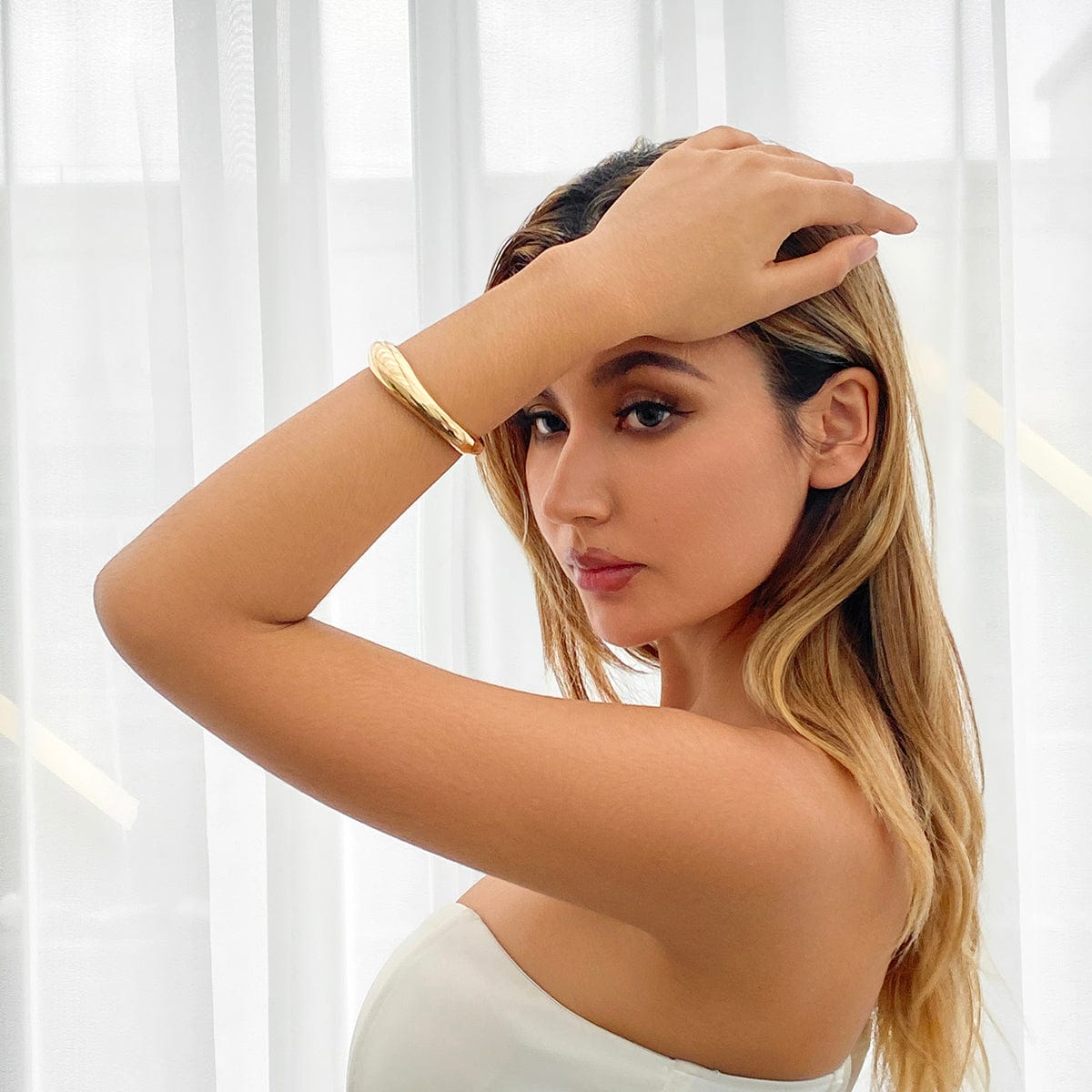 Minimalist Geometric Glossy Bangle Bracelet - ArtGalleryZen