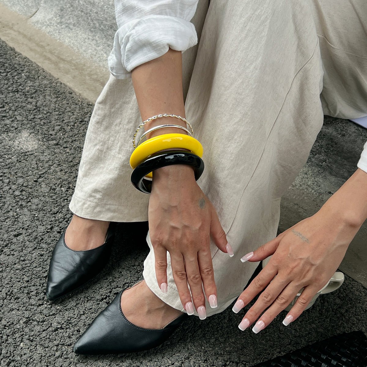 Minimalist Glossy Resin Bangle Bracelet - ArtGalleryZen