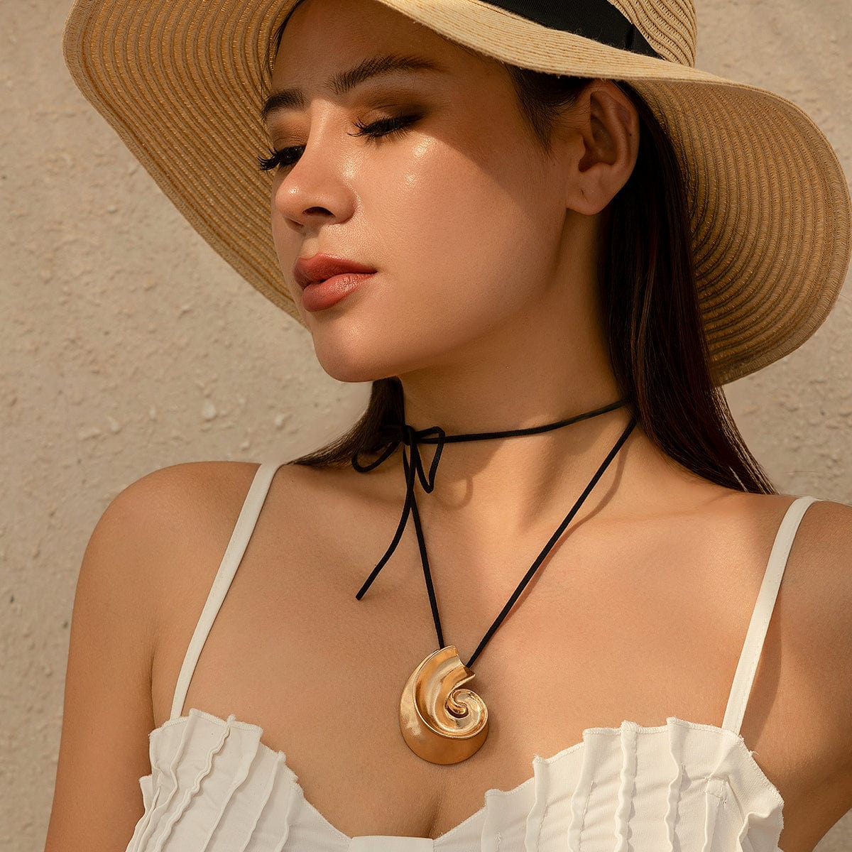 Minimalist Gold Silver Plated Conch Pendant Velvet Necklace