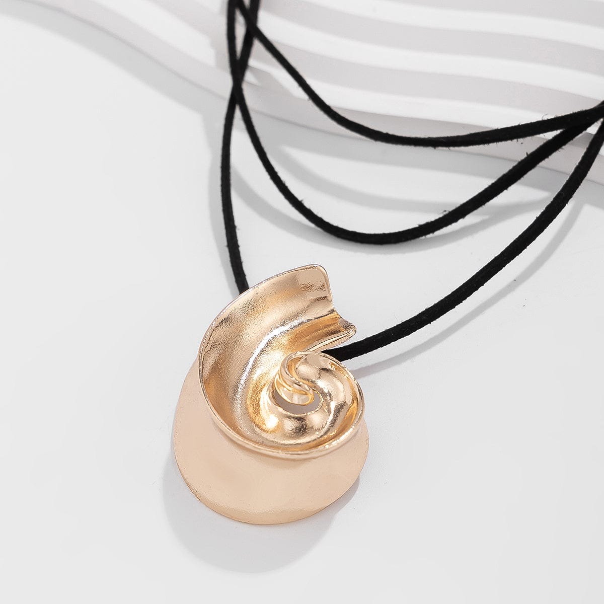 Minimalist Gold Silver Plated Conch Pendant Velvet Necklace