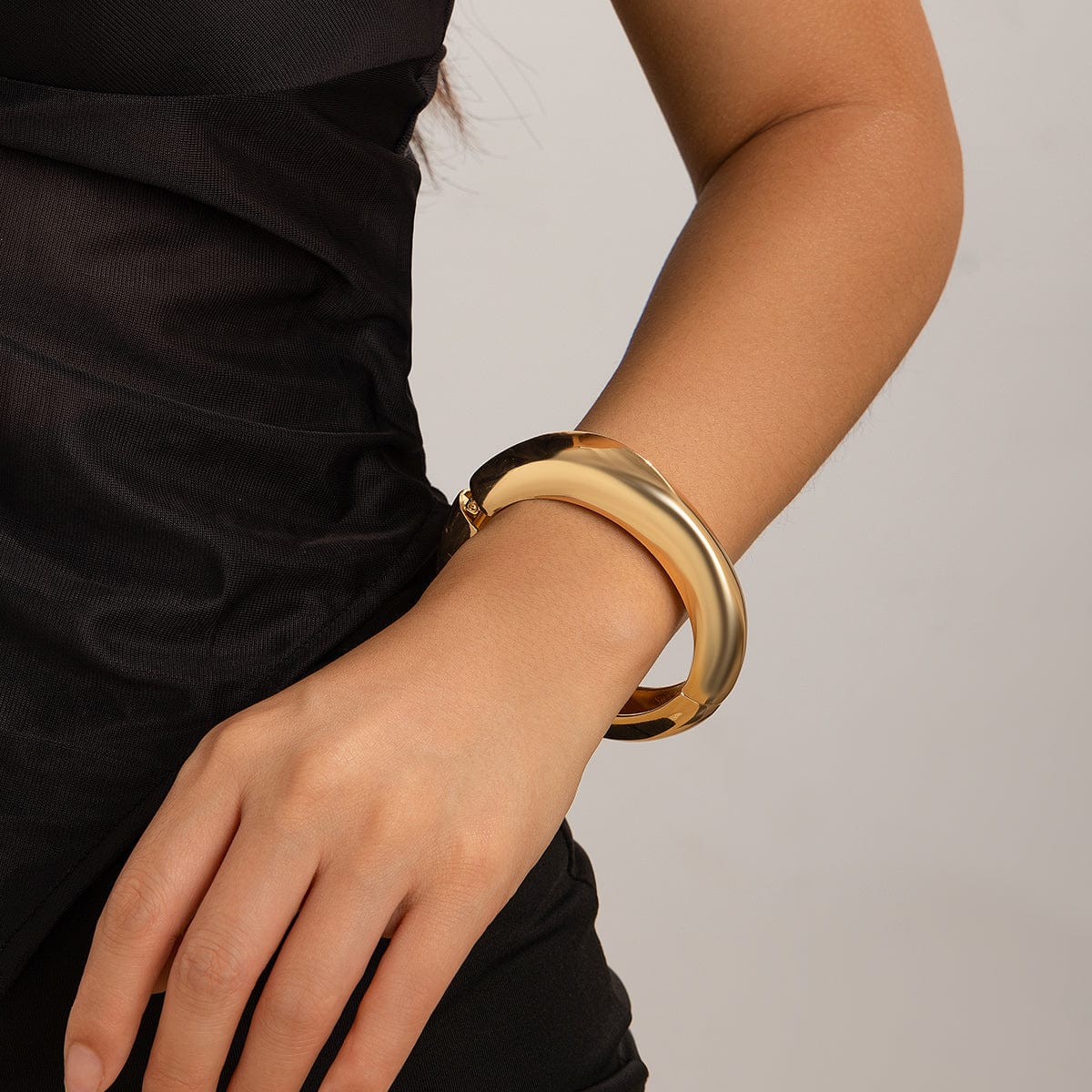 Minimalist Gold Silver Plated Curved Bangle Bracelet