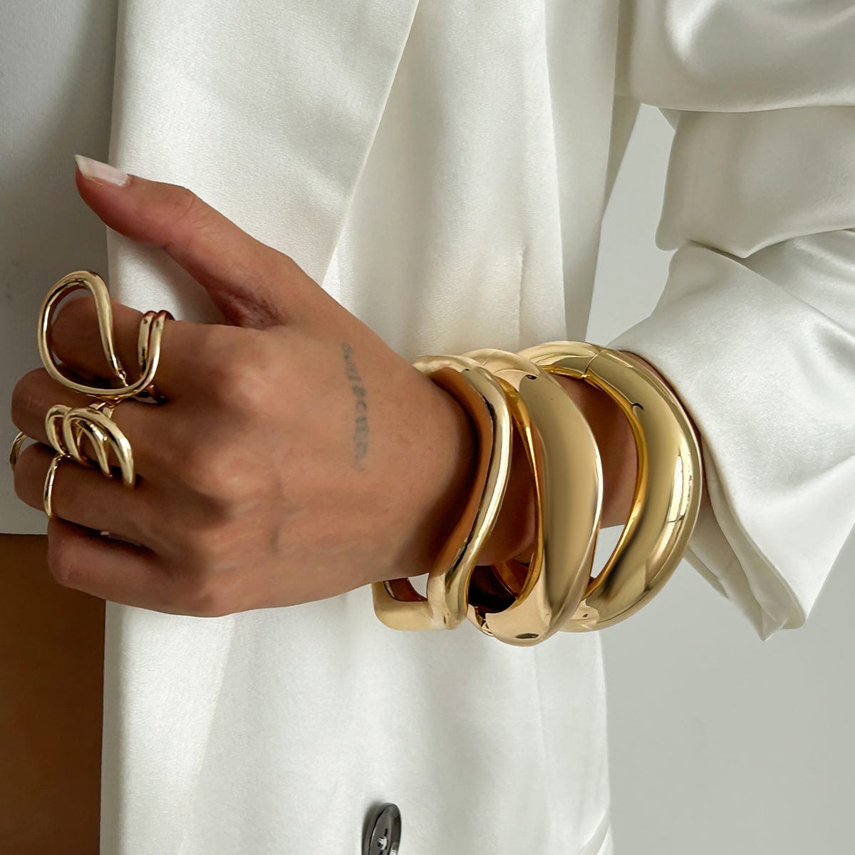 Minimalist Gold Silver Tone Curved Bangle Bracelet Set - ArtGalleryZen