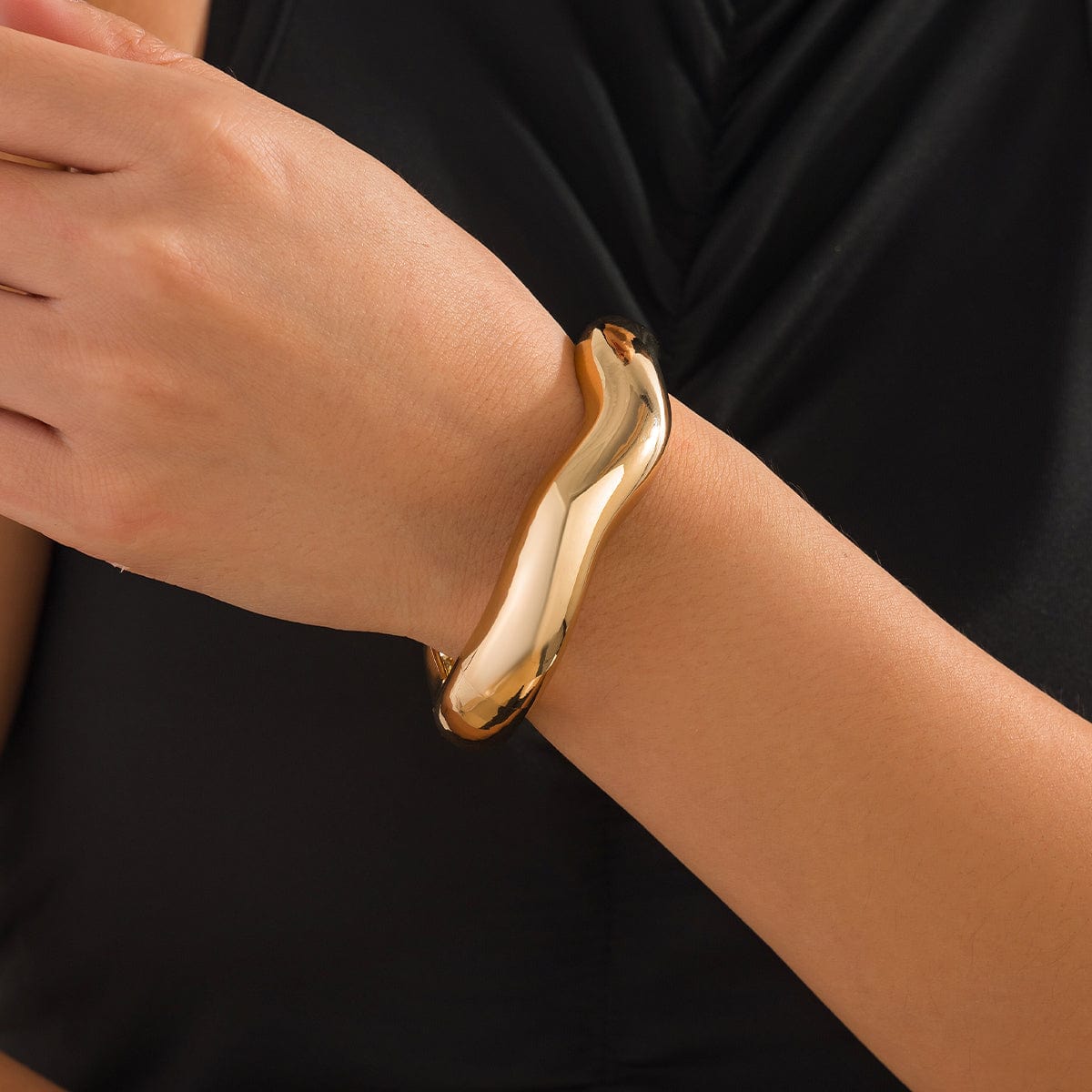 Minimalist Gold Silver Tone Wave Bangle Bracelet - ArtGalleryZen