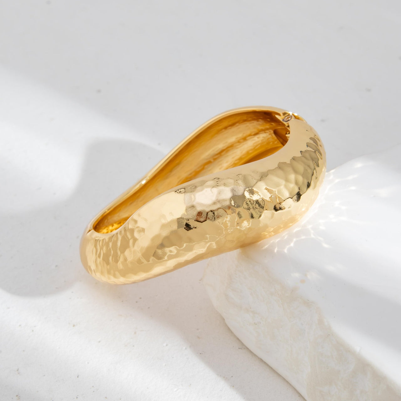 Minimalist Hammered Curved Bangle Bracelet Set - ArtGalleryZen