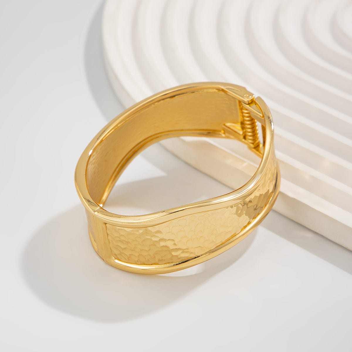 Minimalist Hammered Curved Bangle Bracelet Set - ArtGalleryZen