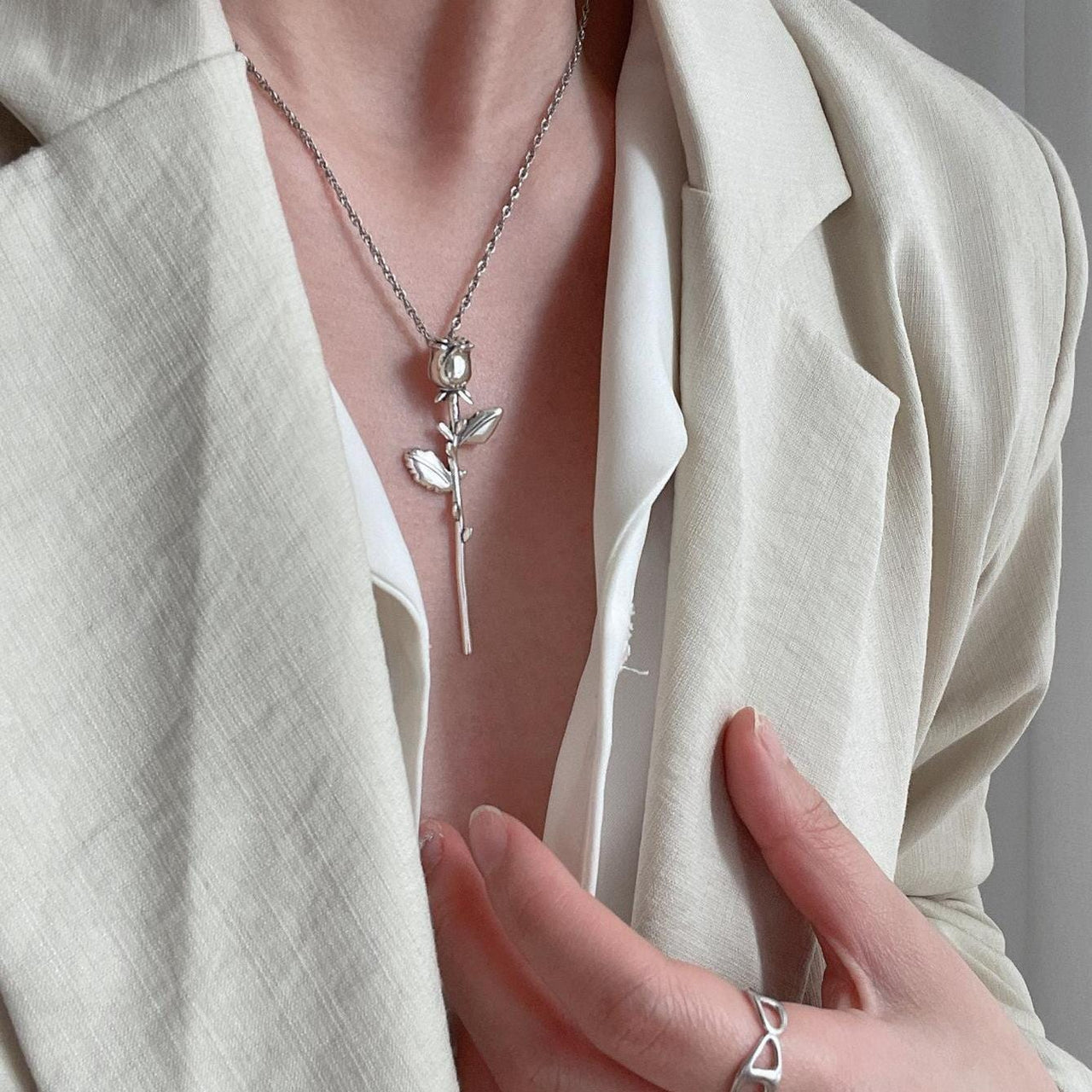 Minimalist Silver Tone Rose Flower Necklace - ArtGalleryZen