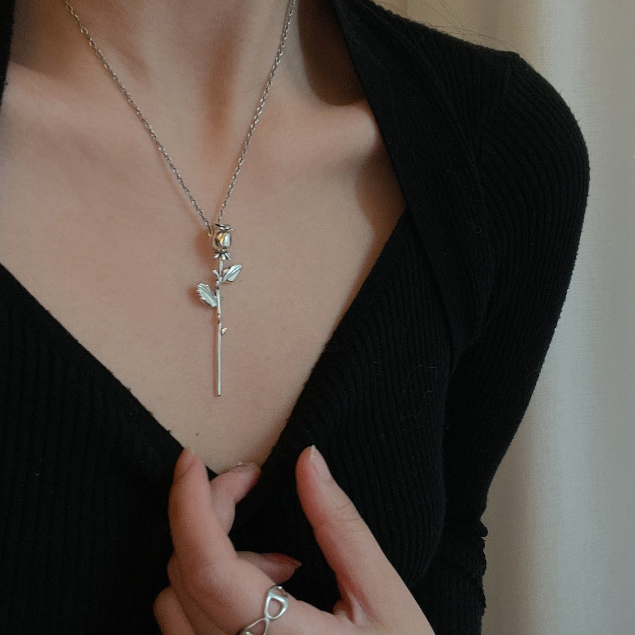 Minimalist Silver Tone Rose Flower Necklace - ArtGalleryZen