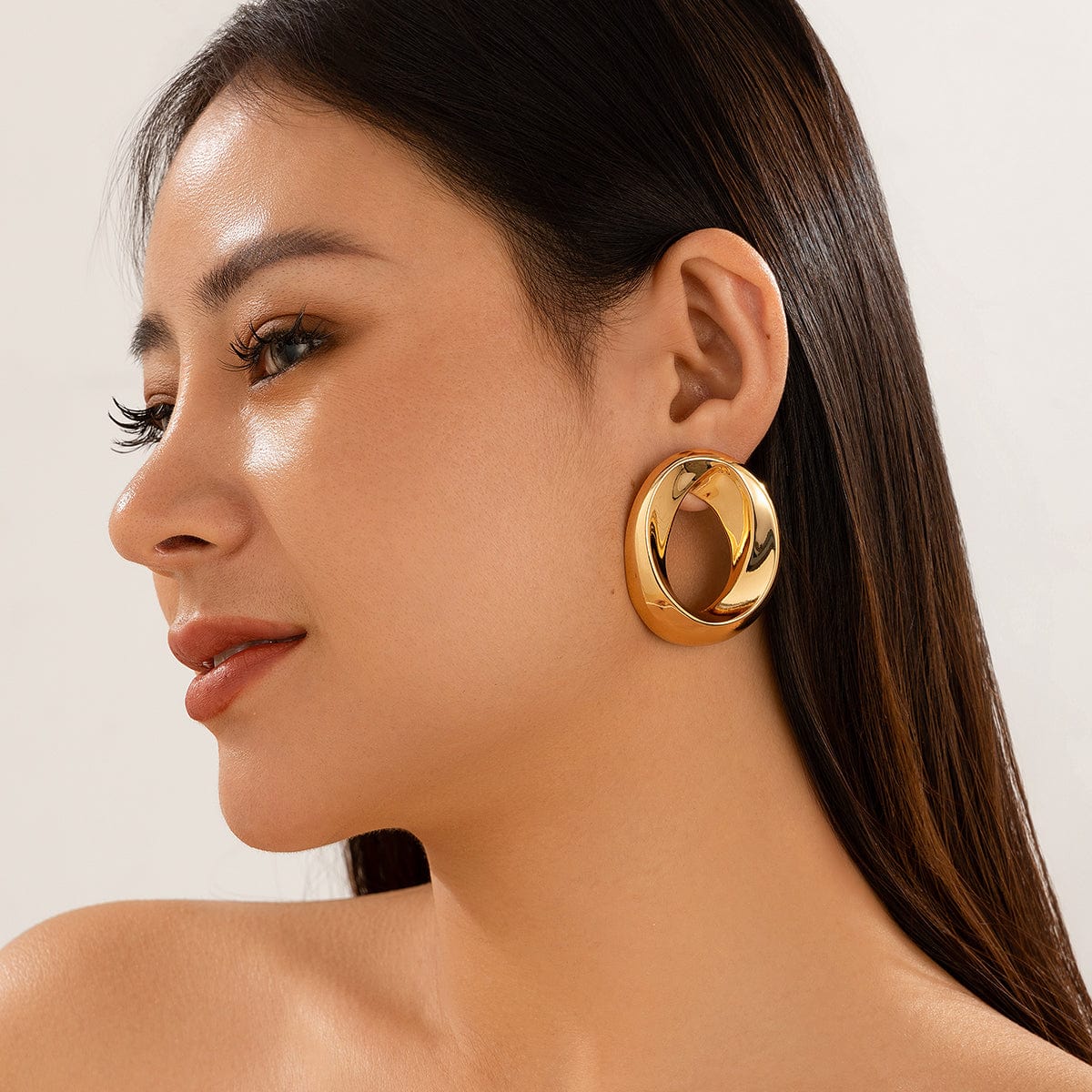 Minimalist Twisted Wide Hoop Earrings