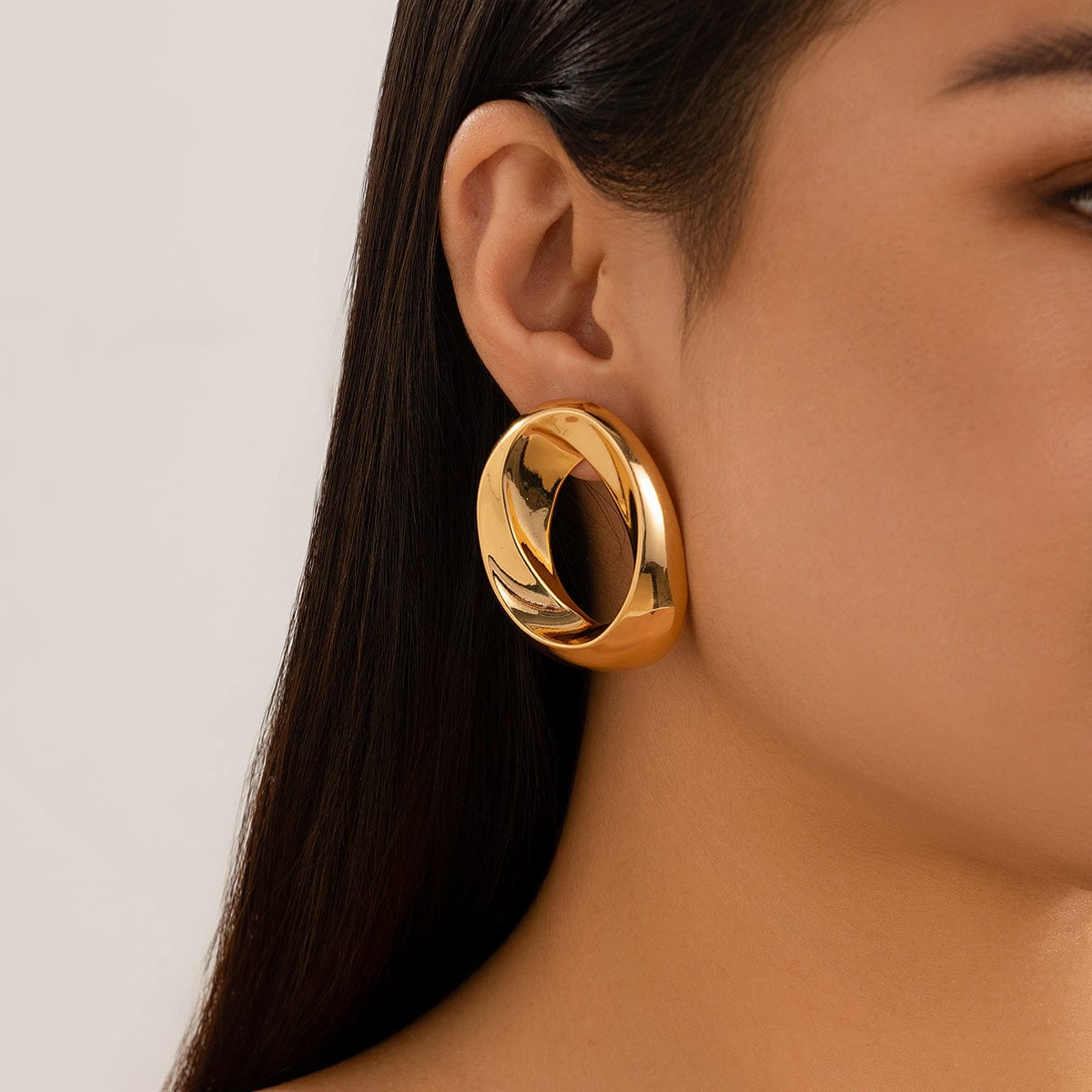 Minimalist Twisted Wide Hoop Earrings