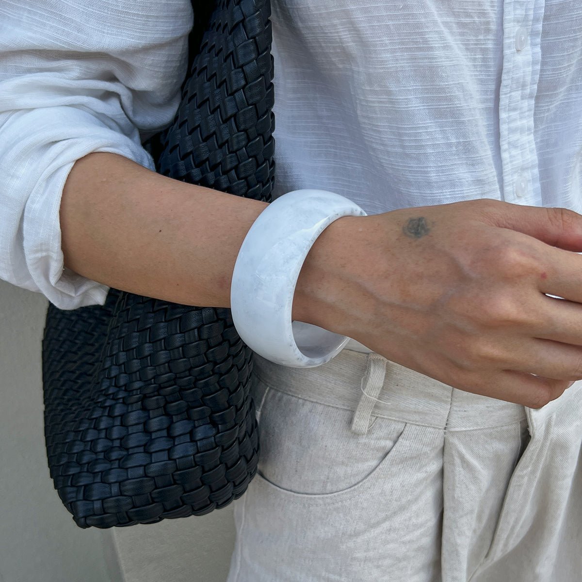 Ocean Style Blue Resin Bangle Bracelet - ArtGalleryZen