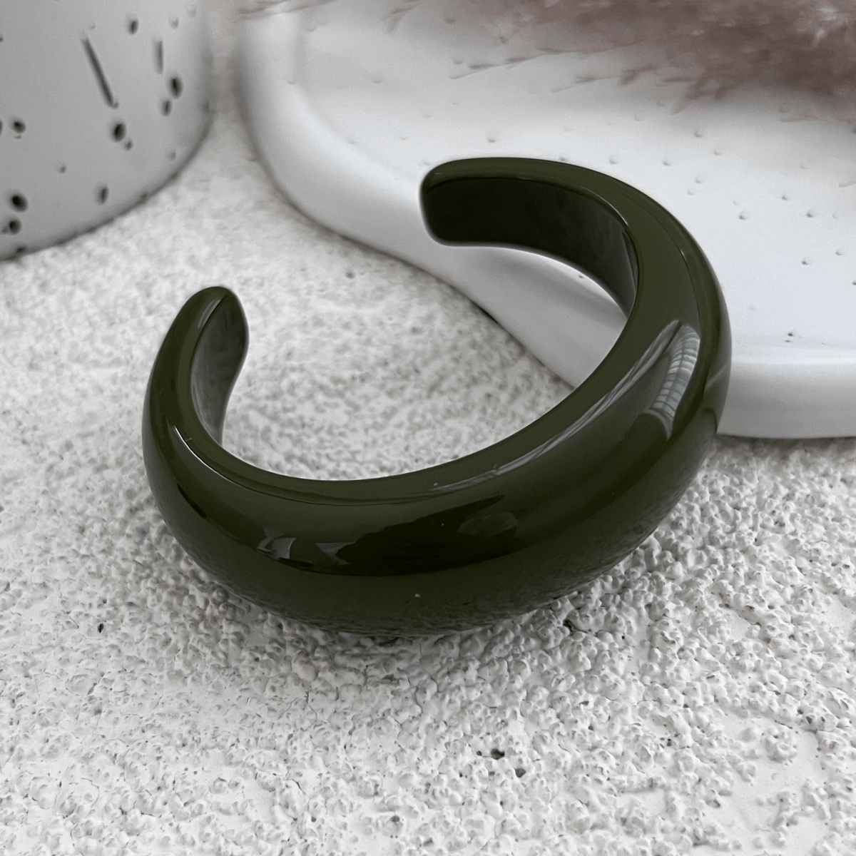 Retro Glossy Resin Open Bangle Bracelet - ArtGalleryZen