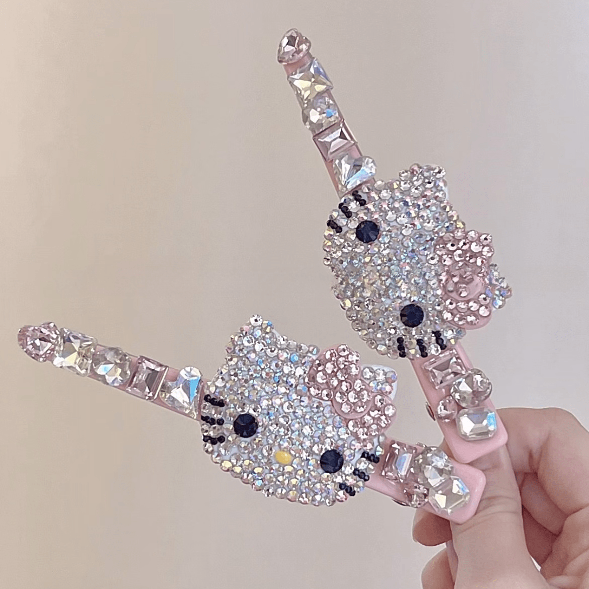 Sparkling Sanrio Hello Kitty Rhinestone Hair Clip