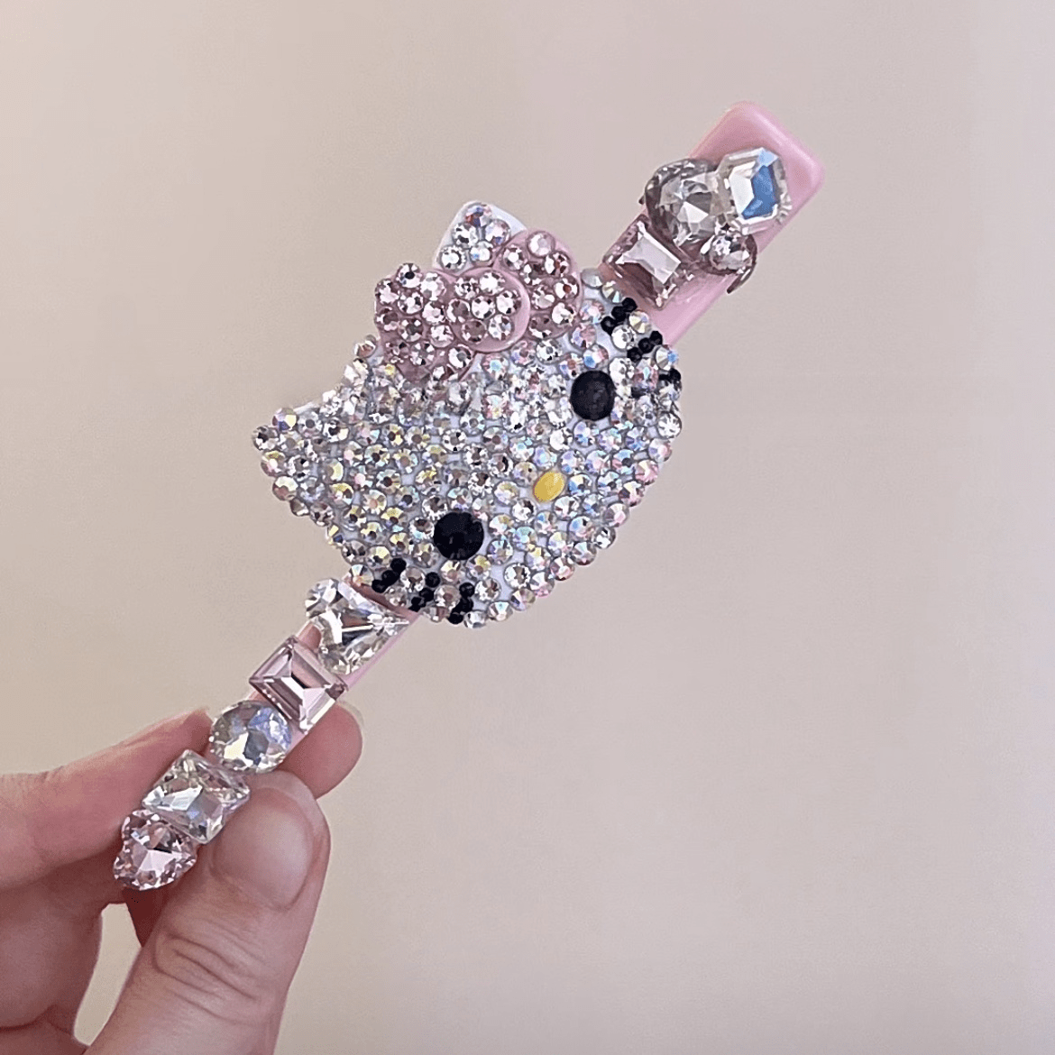 Sparkling Sanrio Hello Kitty Rhinestone Hair Clip