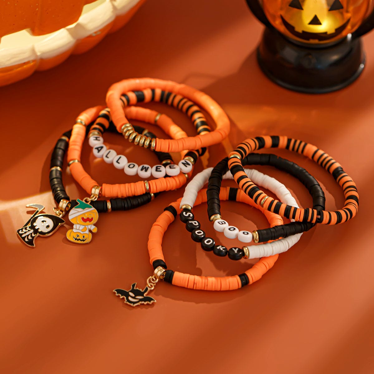 Spooky 8Pcs Halloween Bat Skeleton Pumpkin Charm Letter Beaded Bracelet Set