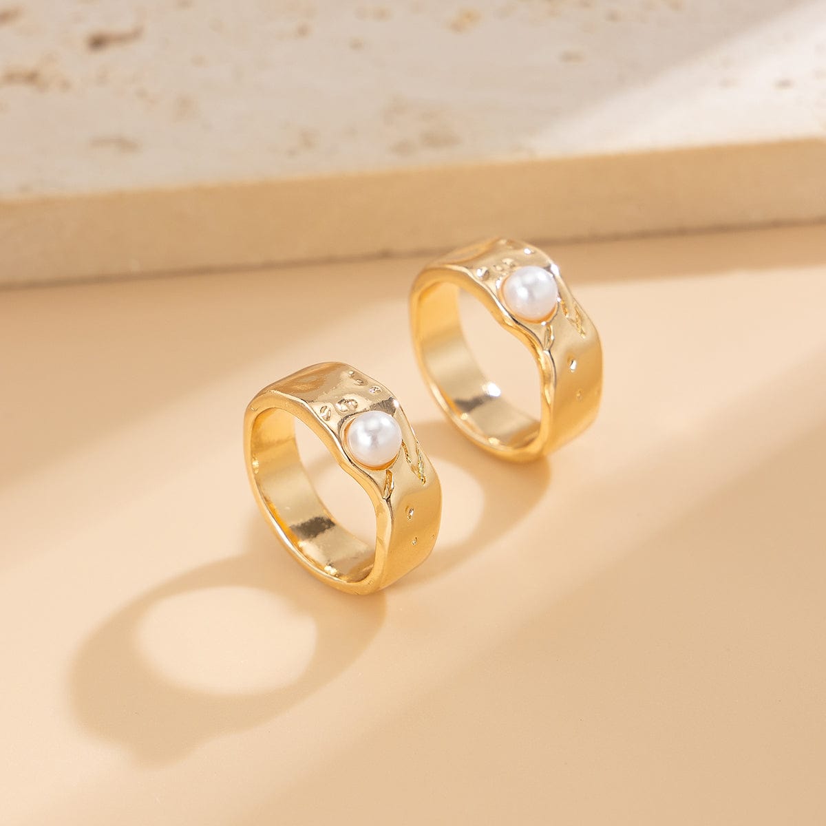 Stylish 2pcs Gold Silver Plated Pearl Inlaid Ring Set