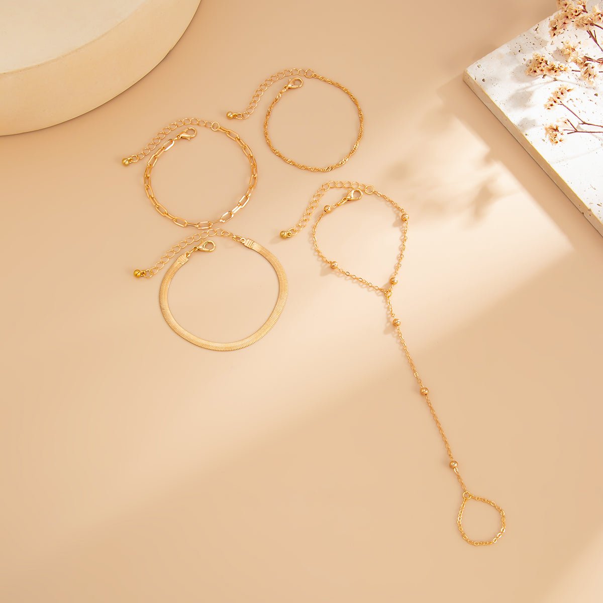 Stylish 4pcs Herringbone Saturn Chain Finger Ring Bracelet Set - ArtGalleryZen