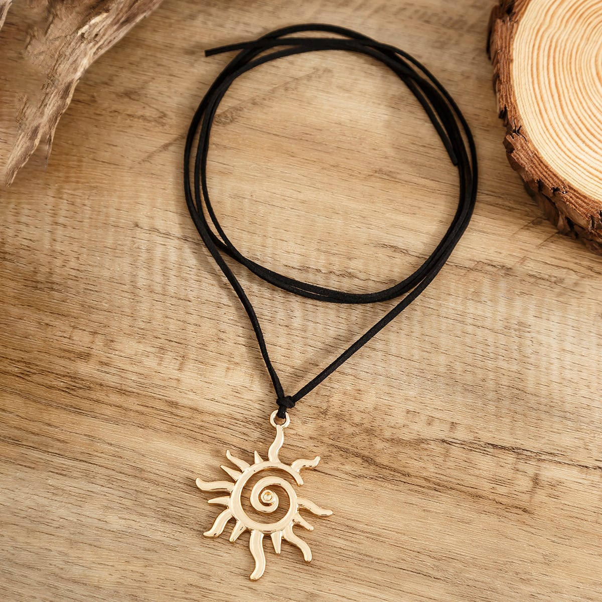 Stylish Gold Silver Tone Sun Pendant Velvet Necklace