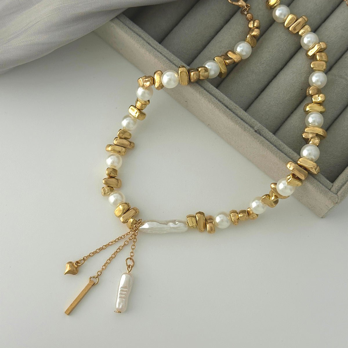 Stylish Heart Pendant Irregular Pearl Beaded Chain Choker Necklace - ArtGalleryZen