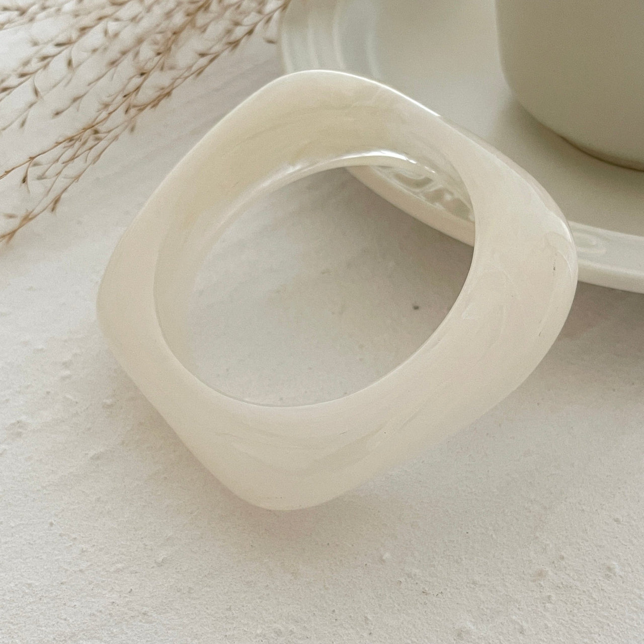 Stylish Irregular Gradient Resin Bangle Bracelet - ArtGalleryZen