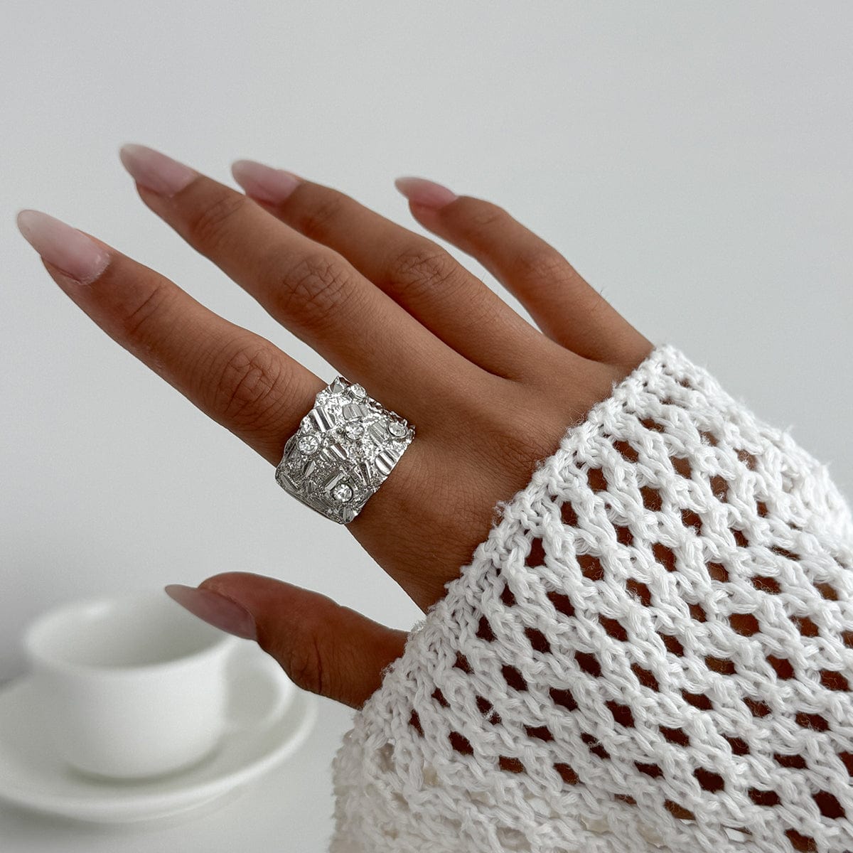 Stylish Rhinestone Inlaid Chunky Textured Square Ring - ArtGalleryZen