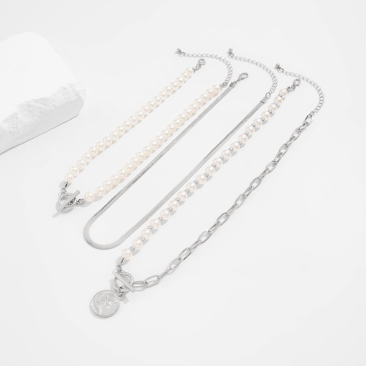 Stylish Toggle Clasp Relief Round Disk Pendant Pearl Snake Chain Necklace Set