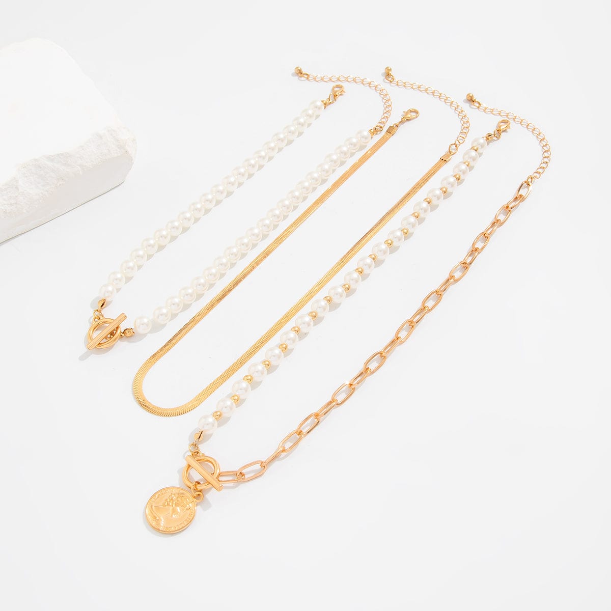 Stylish Toggle Clasp Relief Round Disk Pendant Pearl Snake Chain Necklace Set