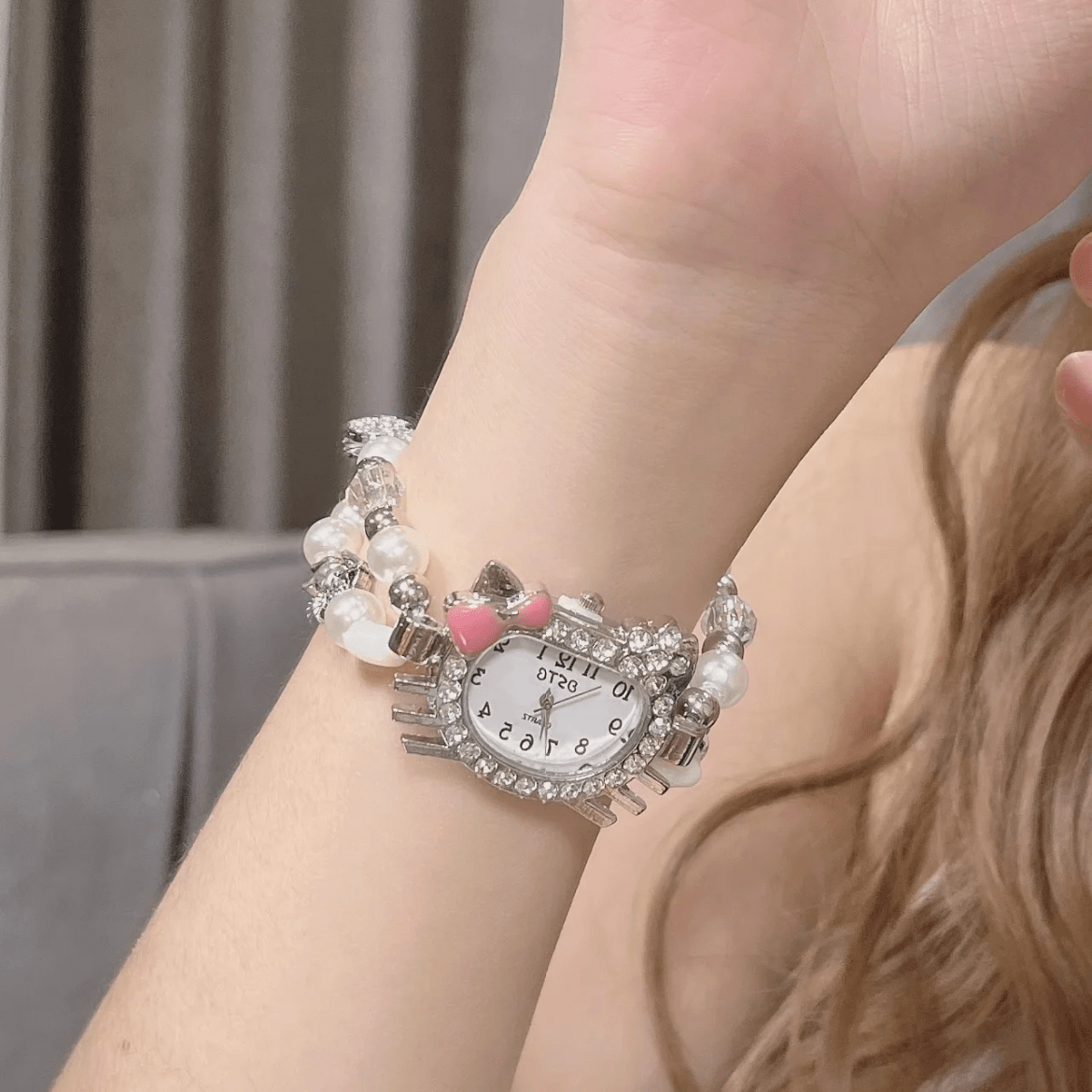 Sweet Rhinestone Inlaid Cupid Charm Pearl Chain Hello Kitty Watch