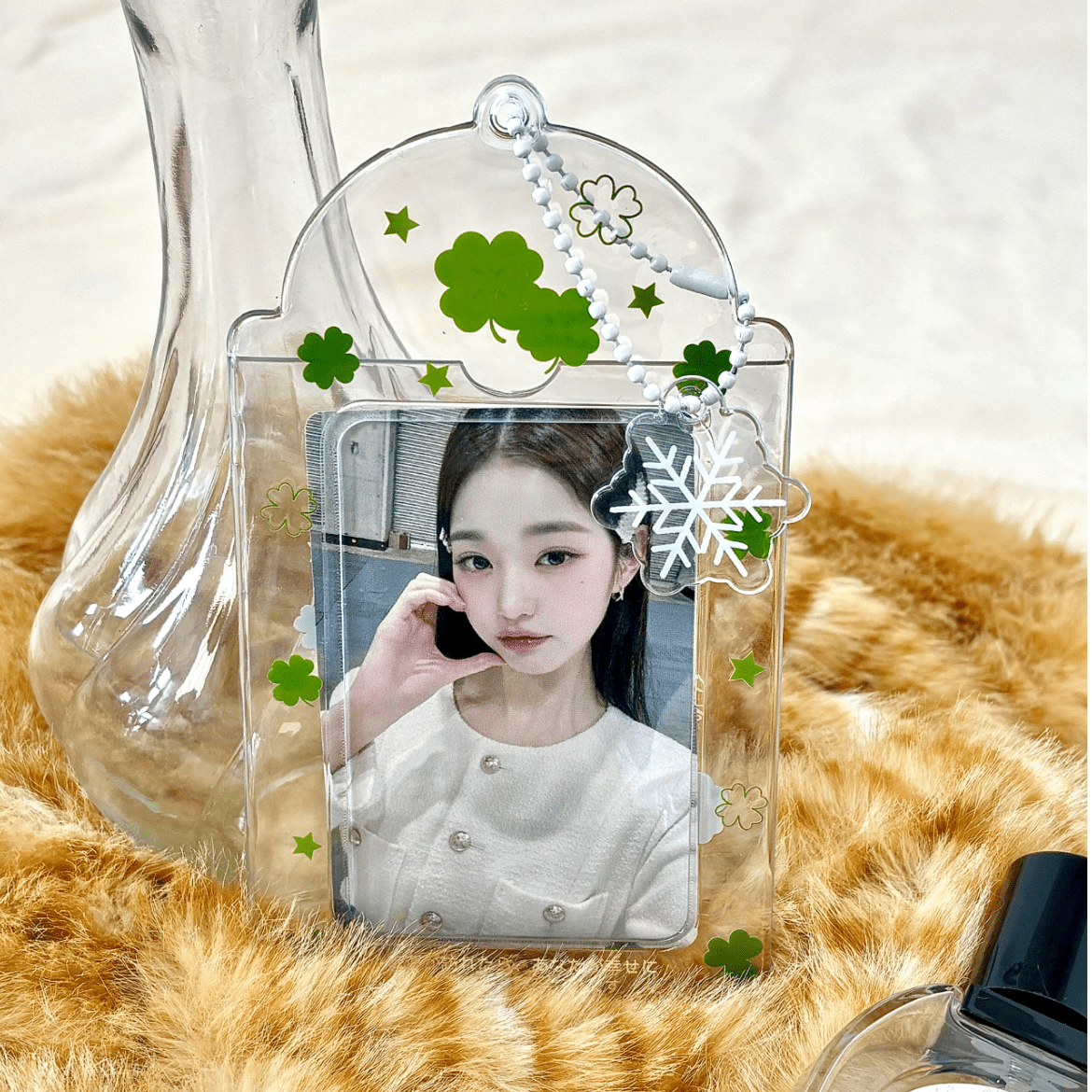 Transparent Lucky Clover Winter Snow Kpop Keychain Photocard Holder - ArtGalleryZen