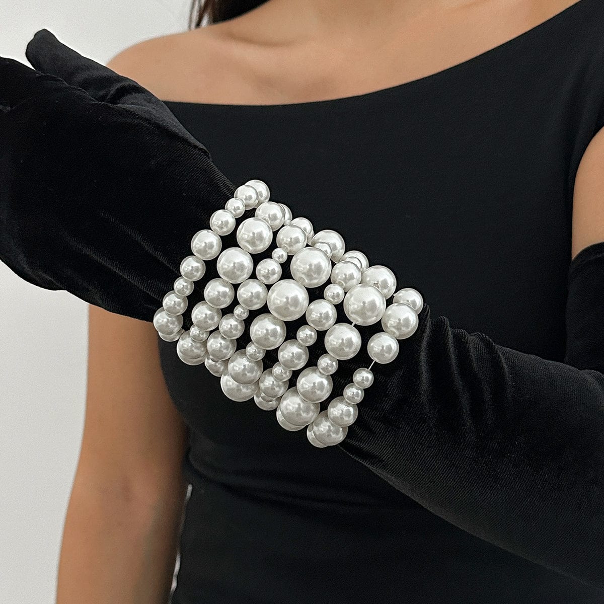 Trendy 7 Pieces Pearl Stretch Bracelet Set