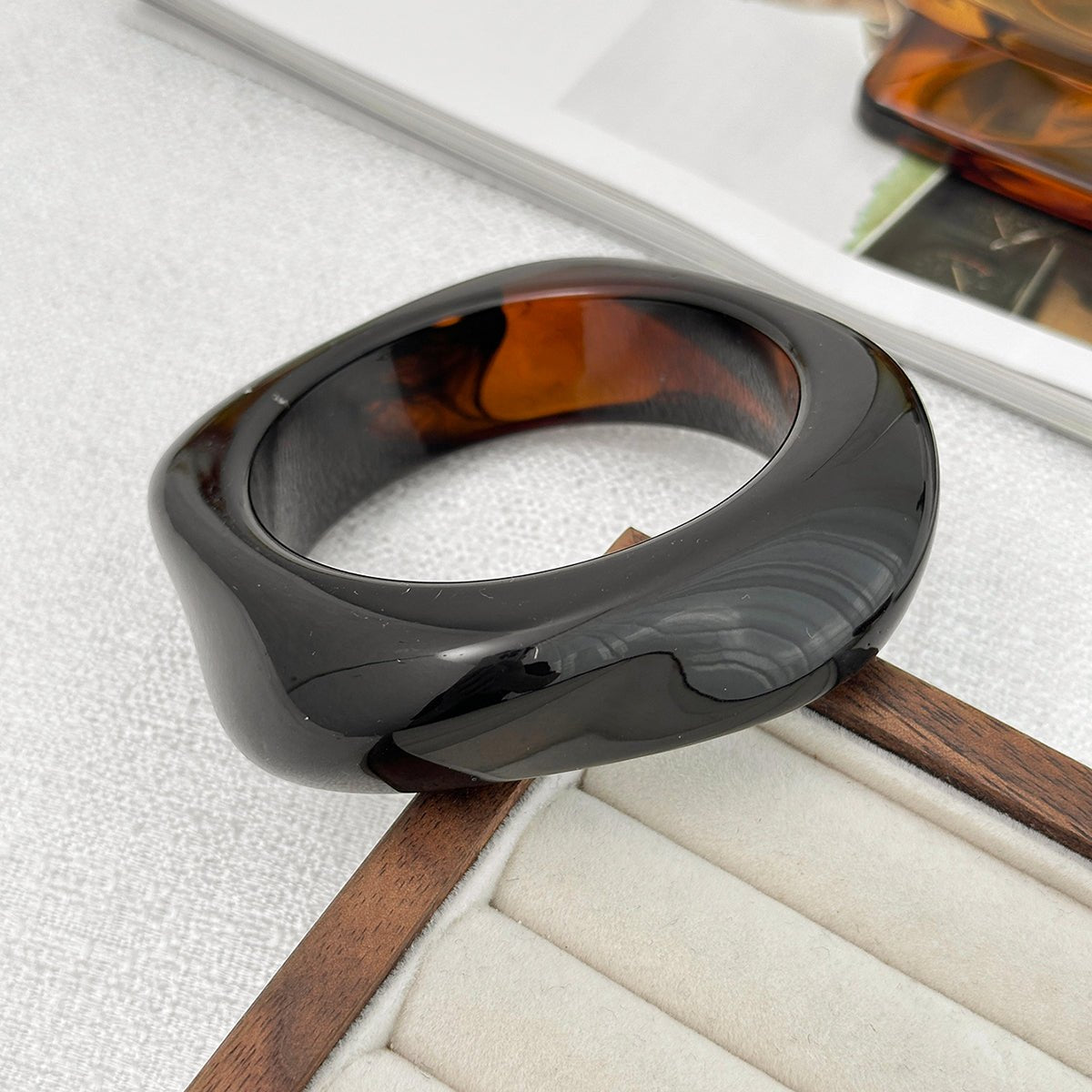 Trendy Chunky Gold Foil Amber Bangle Bracelet - ArtGalleryZen