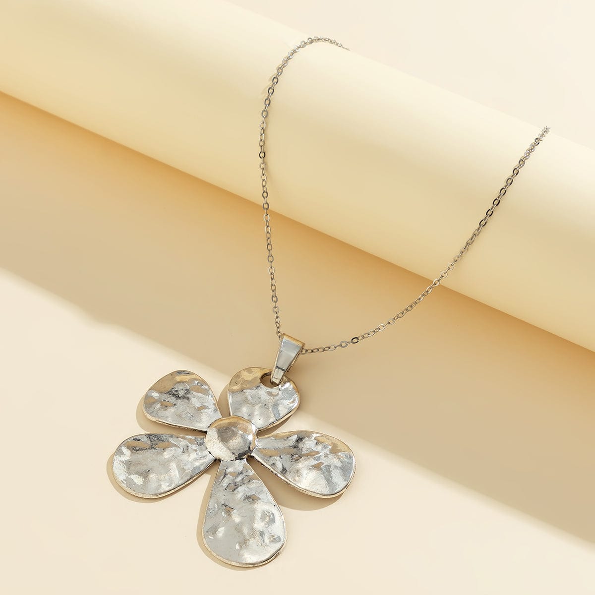 Trendy Five-Pedal Flower Cable Chain Necklace - ArtGalleryZen