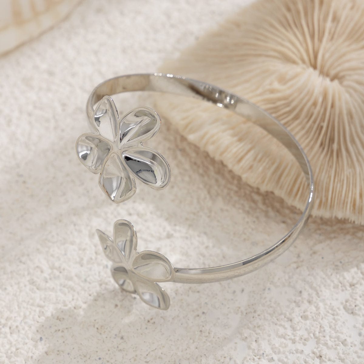 Trendy Glossy Flower Arm Cuff - ArtGalleryZen