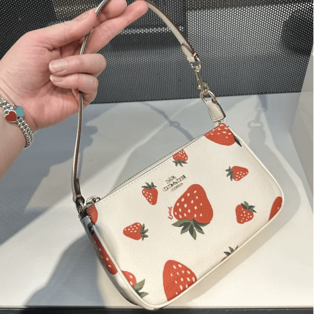 Trendy Strawberry Leather Shoulder Bag - ArtGalleryZen