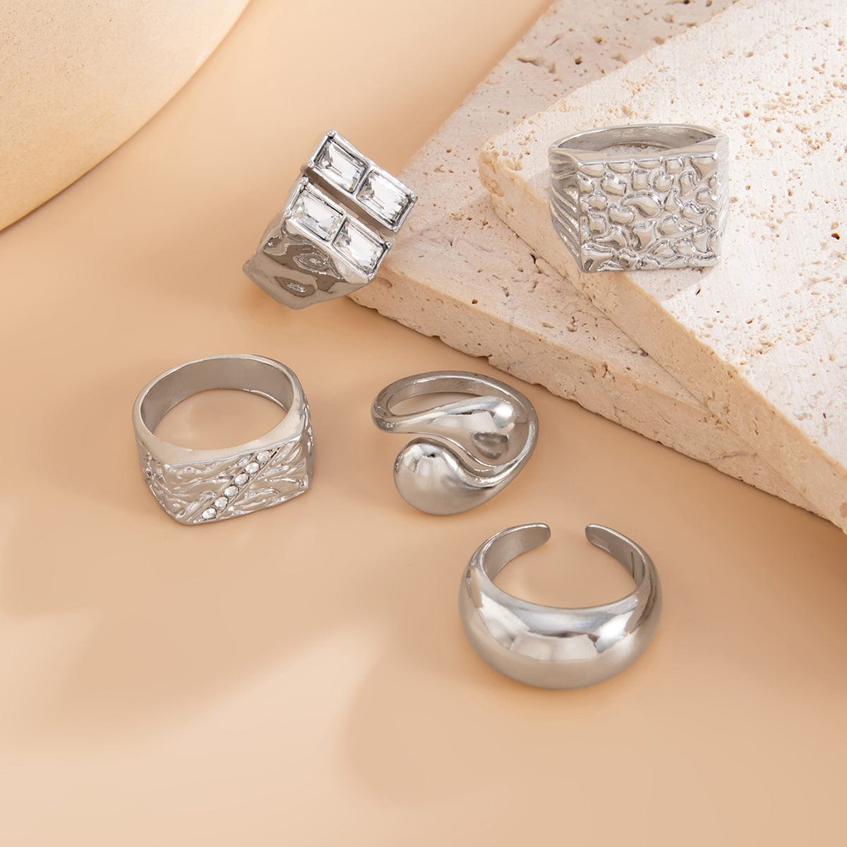 Vintage 5pcs Chunky Rhinestone Inlaid Textured Ring Set - ArtGalleryZen