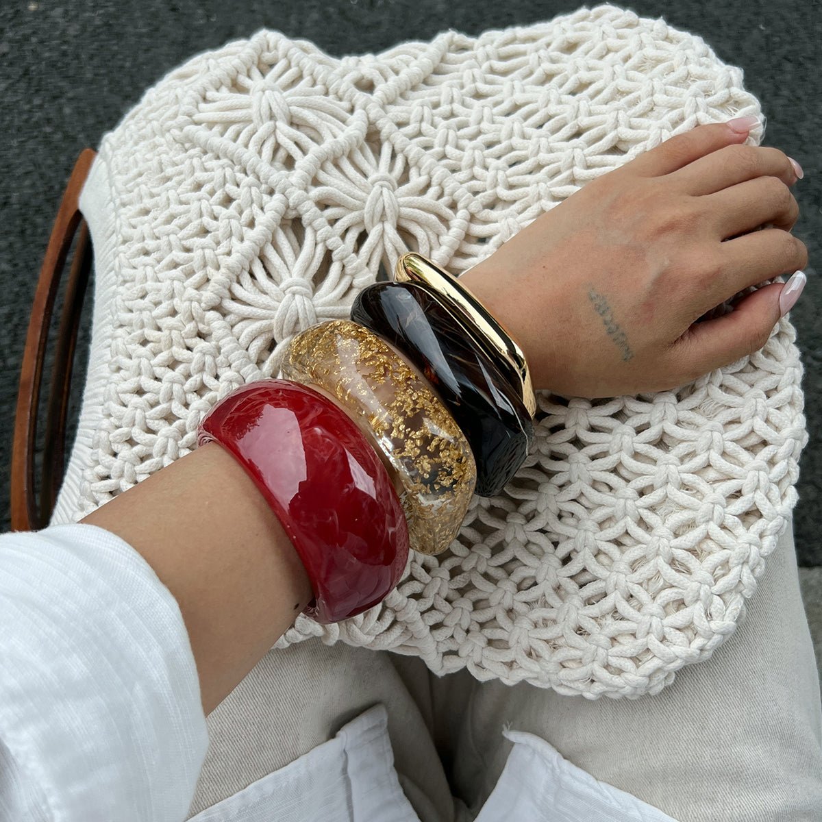 Vintage Chunky Gold Foil Resin Bangle Bracelet Set - ArtGalleryZen