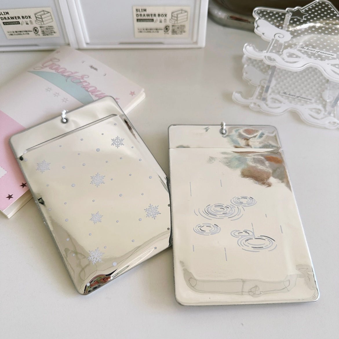Winter Rain Heart Silver Tone Mirror Kpop Keychain Photocard Holder - ArtGalleryZen